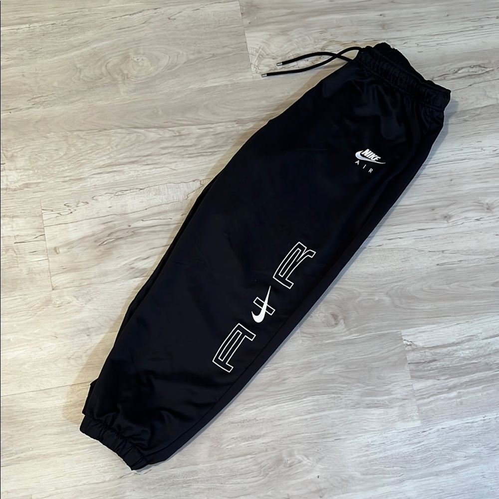 NIKE AIR Black Jogger Sweatpants with Tapered Ankle